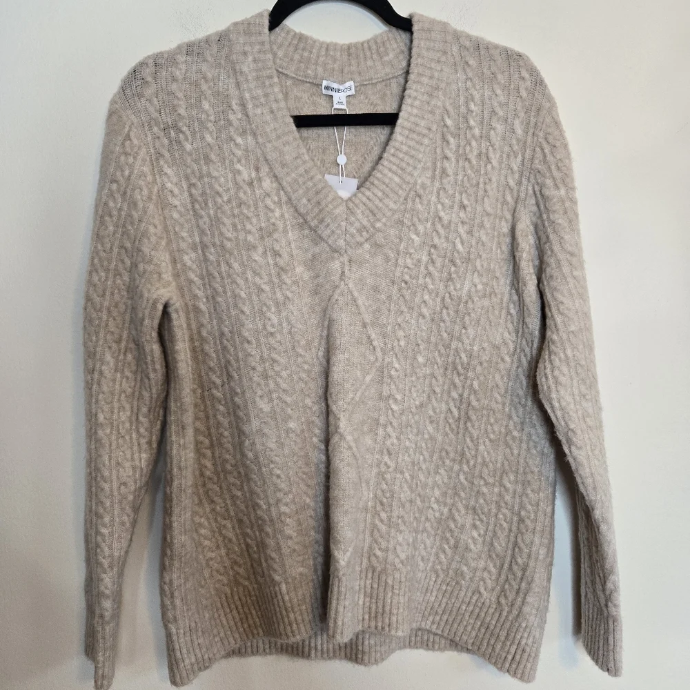 MINNIE ROSE NWT Cream Cable Knit Sweater V-Neck Luxe Soft Quiet Luxury Pullover